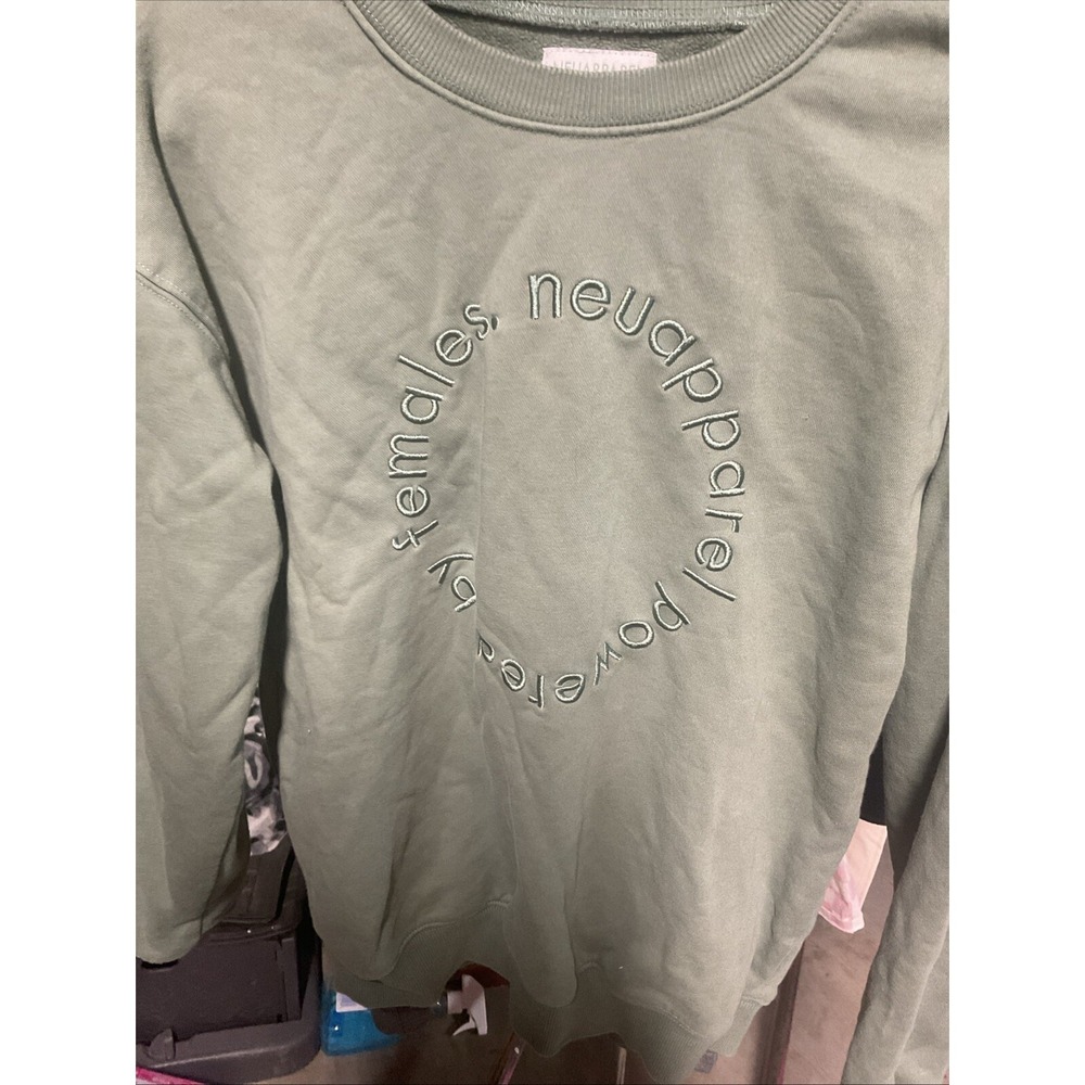 Neu Apparel Power By Females Sweater Size Small Women Green